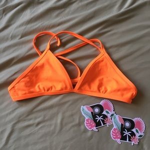 Jolyn triangle bikini top🧡